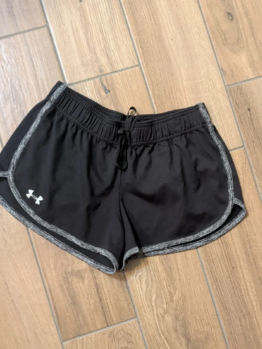 Bundle Of Four Pairs Of Small Nike Under Armor And Champion Brand Soft Shorts